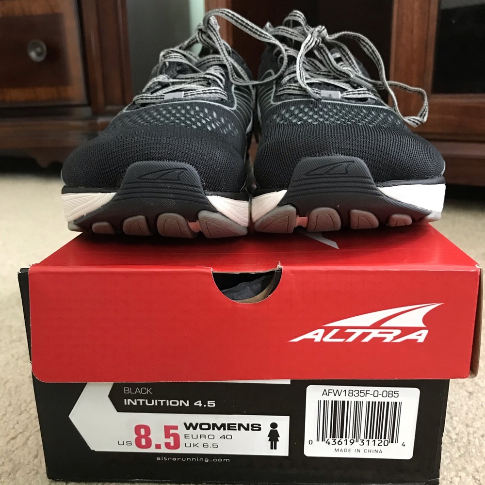 Brand new Women’s Altra Intuition 4.5, size 8.5